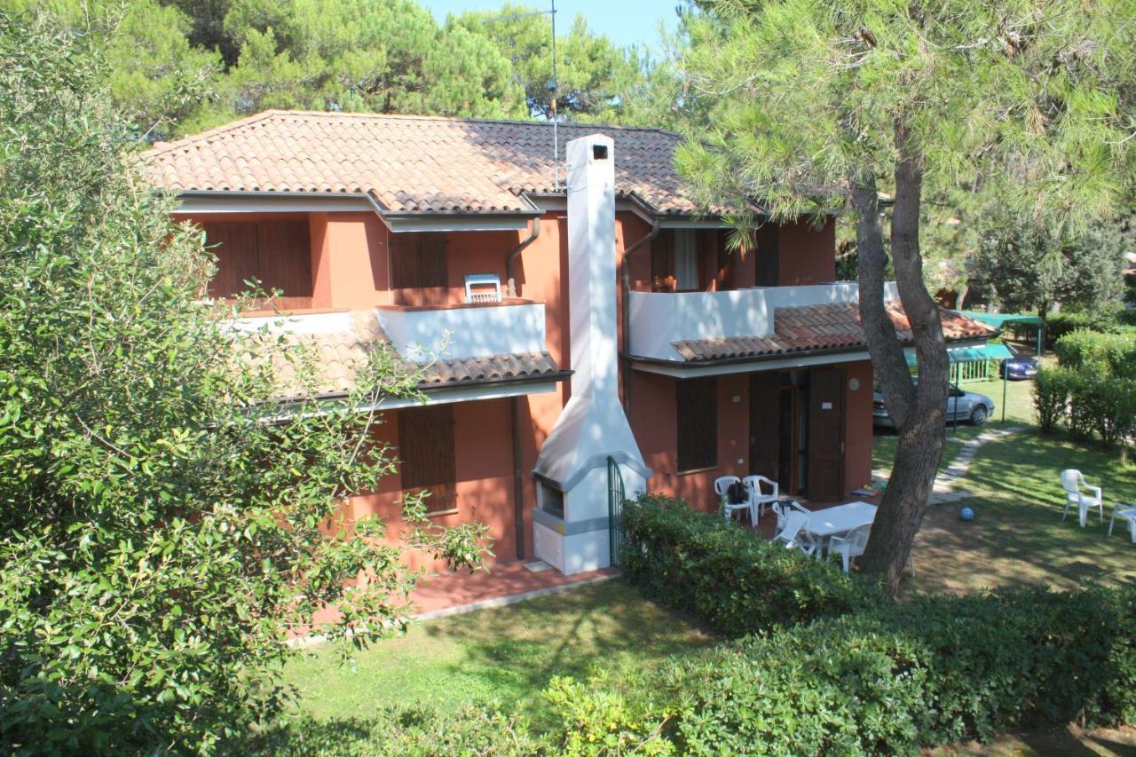 Villaggio Delle Meduse Bibione Exteriör bild