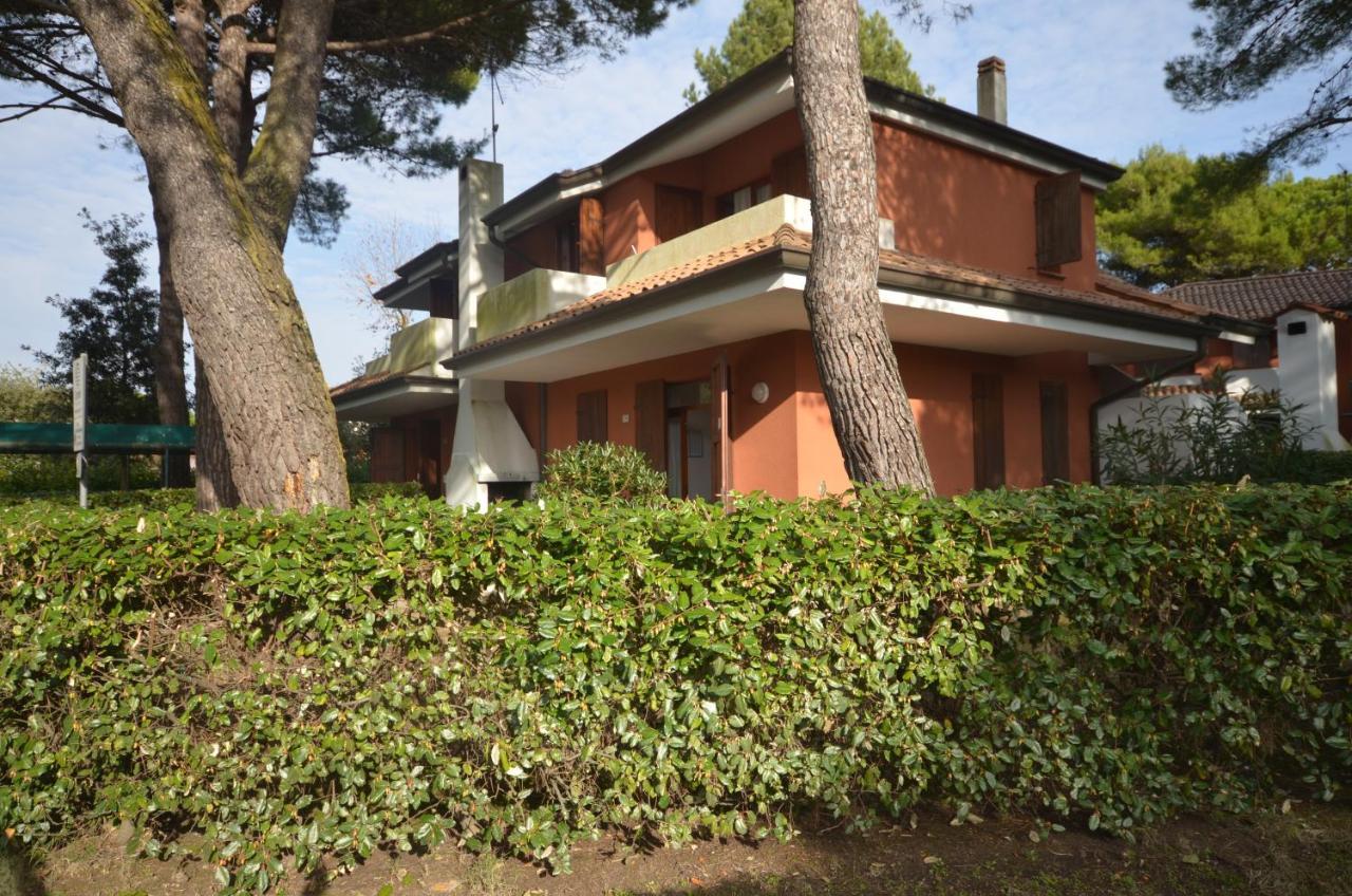 Villaggio Delle Meduse Bibione Exteriör bild